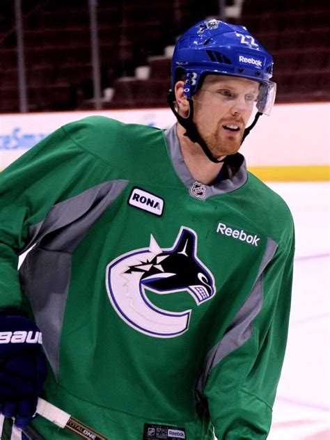 Daniel sedin net worth  Unlike players like Connor McDavid, Sidney Crosby, and Alexander Ovechkin, Henrik and Daniel didn’t start their careers with a bang